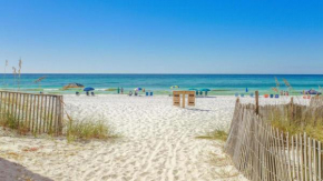 Aventon - Is a 3 bedroom home that is an easy walk to the beach with communal pool